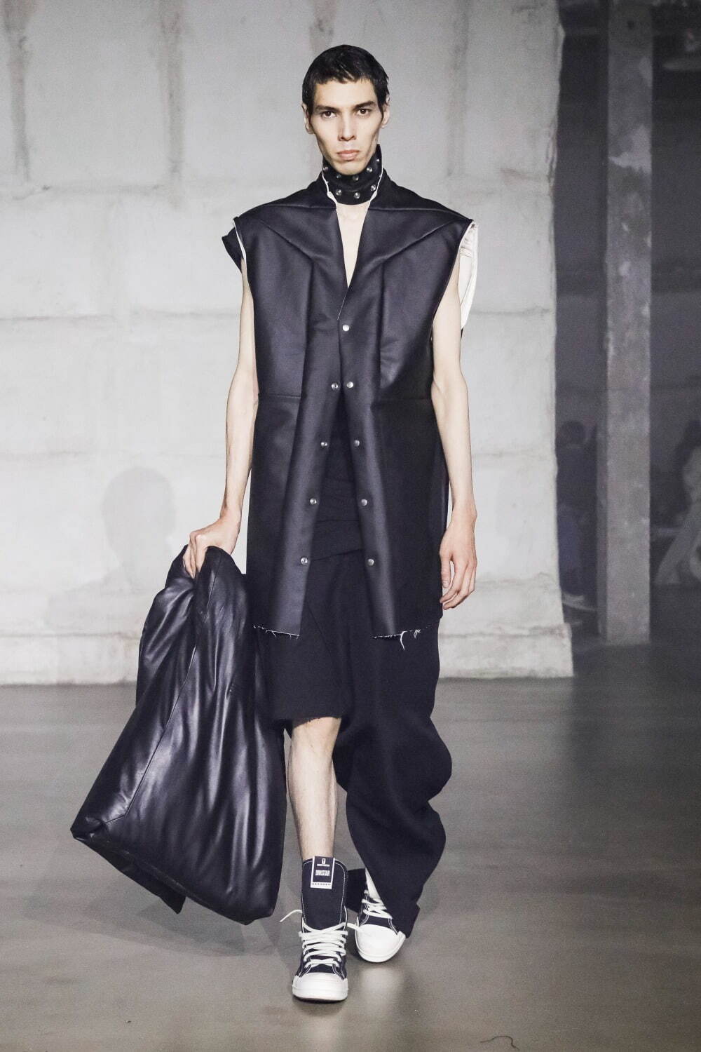 リック・オウエンス(Rick Owens) 2022-23年秋冬メンズコレクション  - 写真26