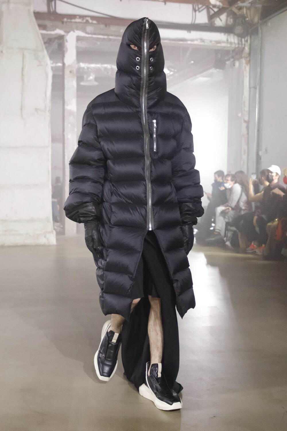 リック・オウエンス(Rick Owens) 2022-23年秋冬メンズコレクション  - 写真32