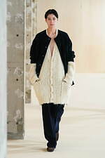 オーラリー 2022年秋冬コレクション - 光のあわい｜写真8