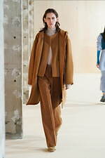 オーラリー 2022年秋冬コレクション - 光のあわい｜写真25