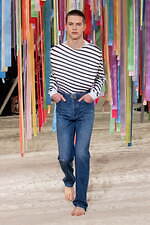 ロエベ 2022年秋冬コレクション - “変容された現実世界”を出発点に｜写真12