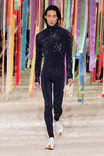 ロエベ 2022年秋冬コレクション - “変容された現実世界”を出発点に｜写真16