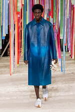 ロエベ 2022年秋冬コレクション - “変容された現実世界”を出発点に｜写真18