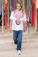 ロエベ 2022年秋冬コレクション - “変容された現実世界”を出発点に｜写真27