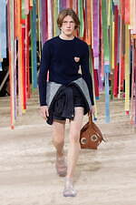 ロエベ 2022年秋冬コレクション - “変容された現実世界”を出発点に｜写真34