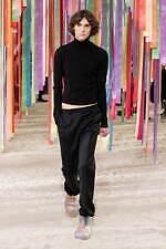 ロエベ 2022年秋冬コレクション - “変容された現実世界”を出発点に｜写真38