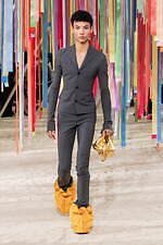 ロエベ 2022年秋冬コレクション - “変容された現実世界”を出発点に｜写真46