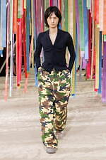 ロエベ 2022年秋冬コレクション - “変容された現実世界”を出発点に｜写真48