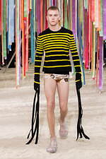 ロエベ 2022年秋冬コレクション - “変容された現実世界”を出発点に｜写真52