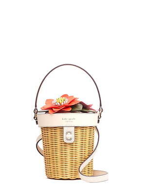 ケイト・スペード22年春の新作バッグ、花や蝶のバスケットバッグ ...