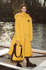 プラン シー 2022-23年秋冬コレクション、屋外の自由な空気を感じて｜写真21