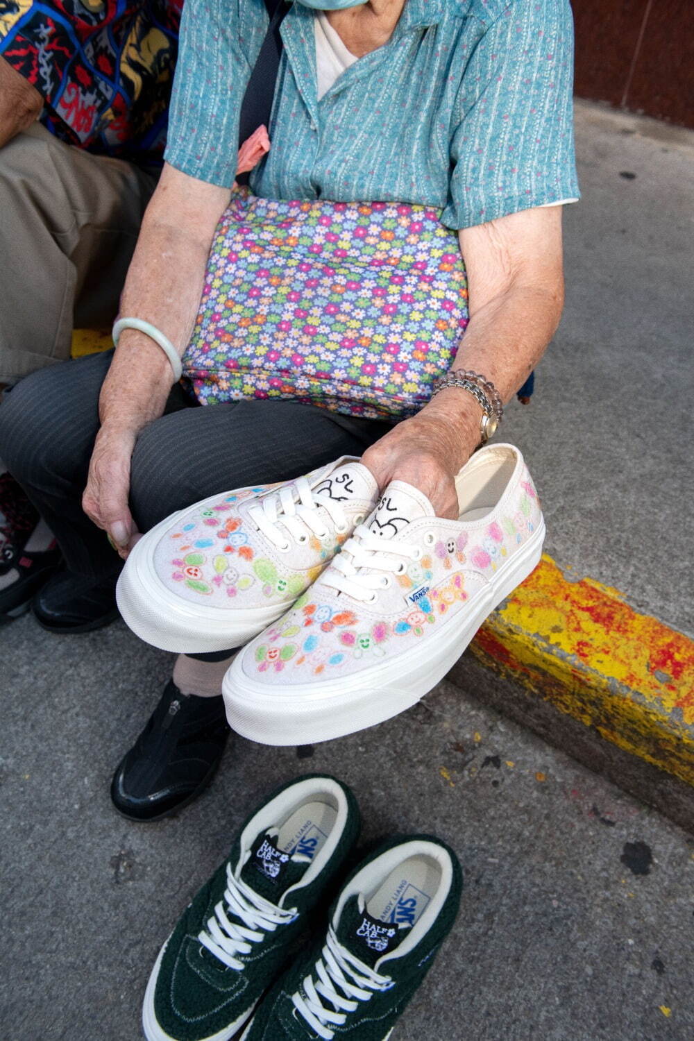 写真10/37｜VANS新作“ソールが取り外しできる”フリルスニーカー