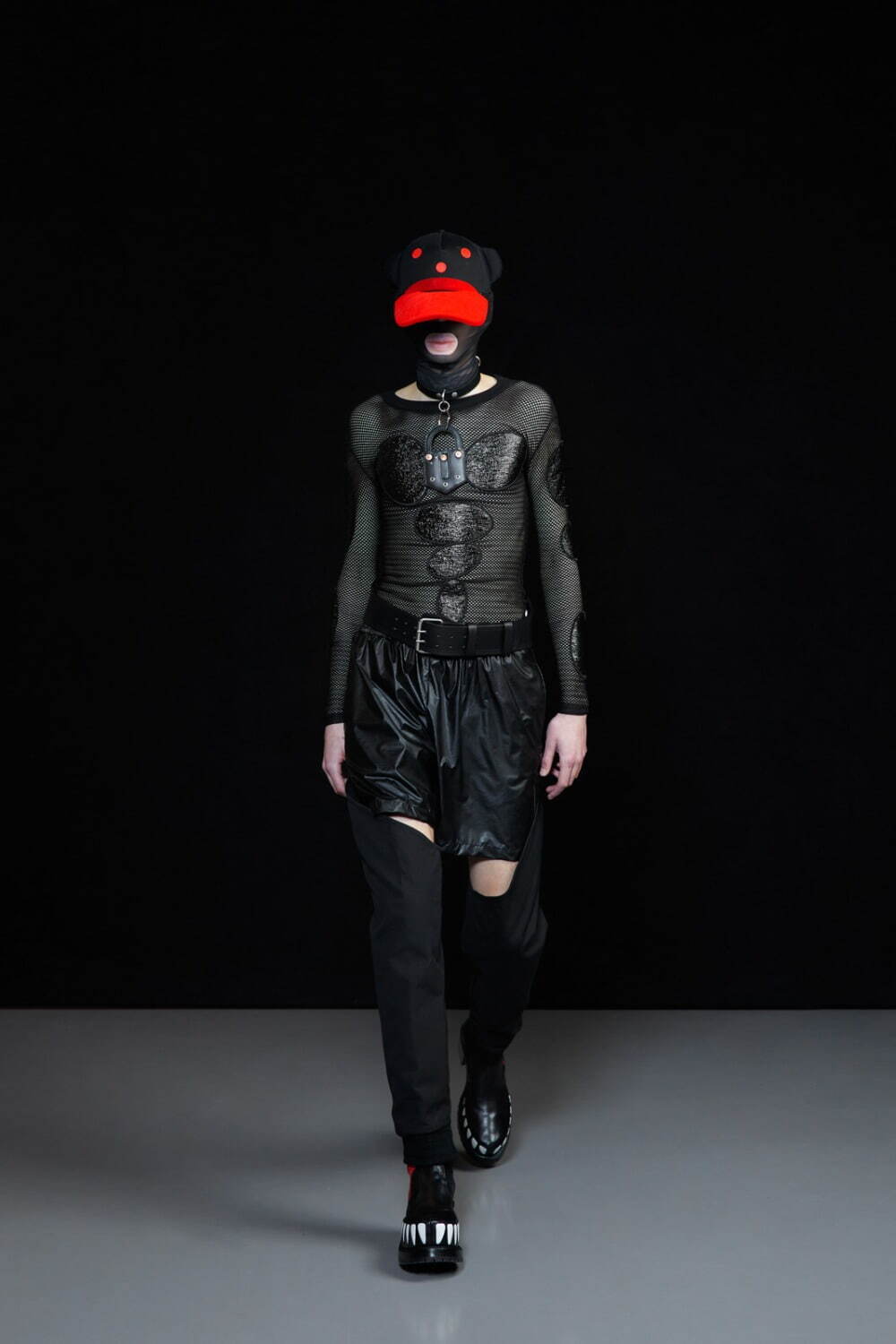 ウォルター ヴァン ベイレンドンク(Walter Van Beirendonck) 2022-23年秋冬ウィメンズ&メンズコレクション  - 写真40