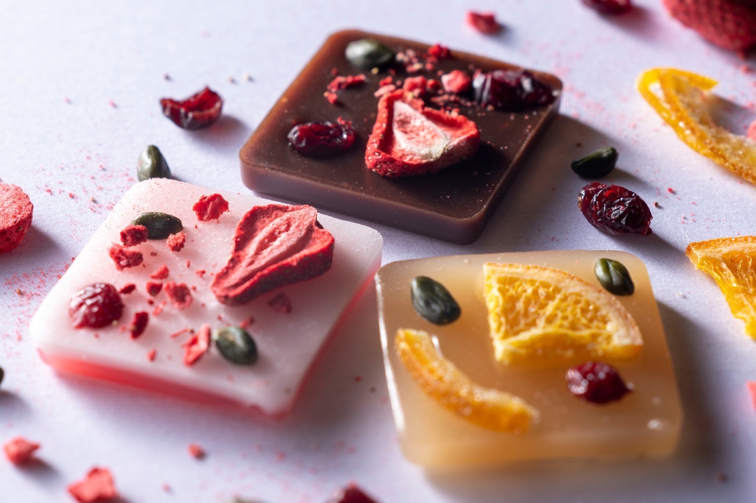 羊羹｜鶴屋吉信の和バレンタイン、“新感覚”ドライフルーツのせタブレット羊羹や和洋折衷・チョコ羊羹