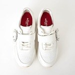 プラス ダイアナのバレンタイン限定スニーカー、ハートモチーフ