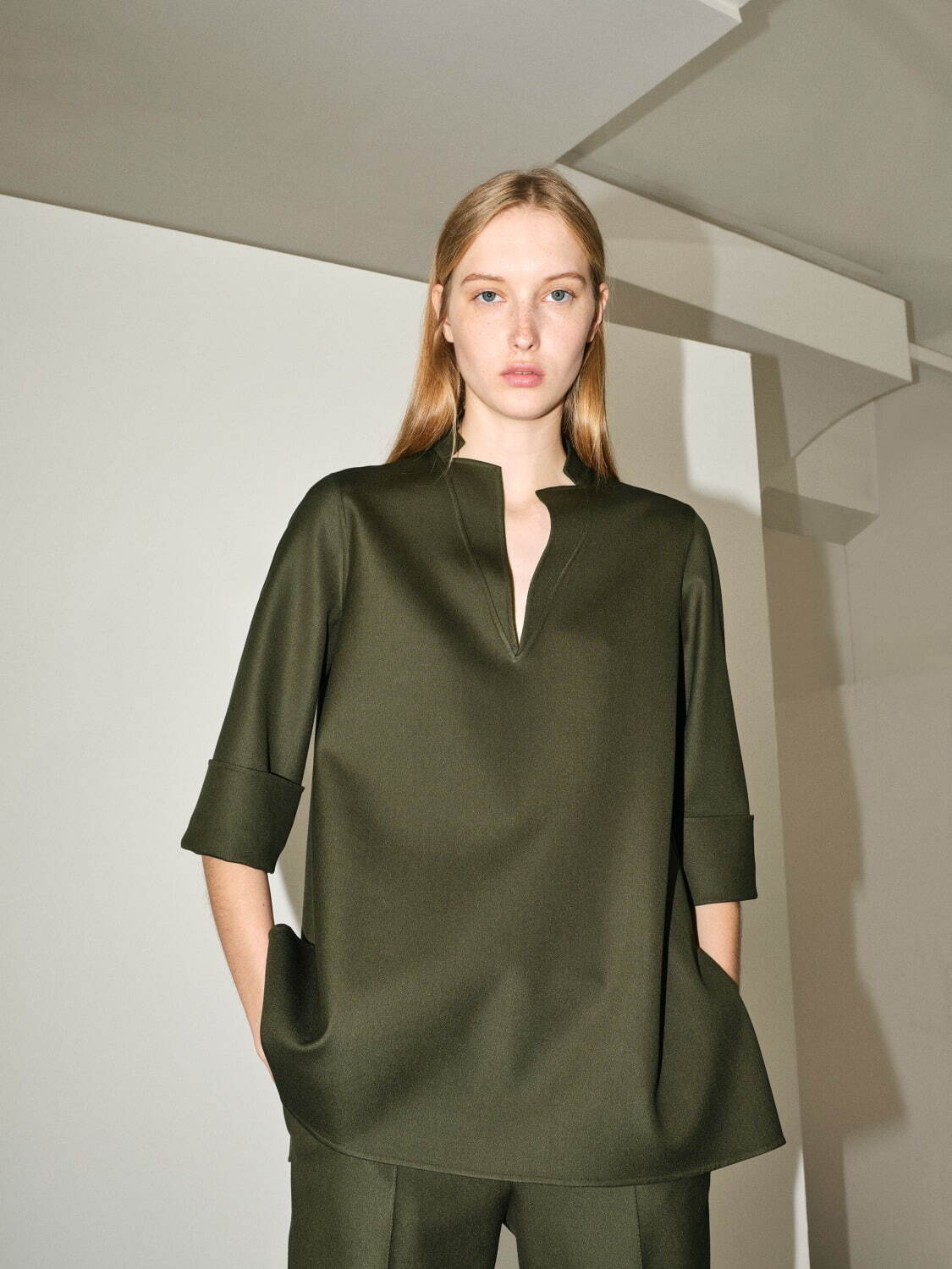 ミラ・ショーン(Mila Schoen) 2022年春夏ウィメンズコレクション  - 写真23