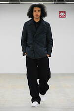 コム デ ギャルソン・シャツ 2022年秋冬コレクション - シャツの多層性と奥行き、インベーダーとのコラボも｜写真31