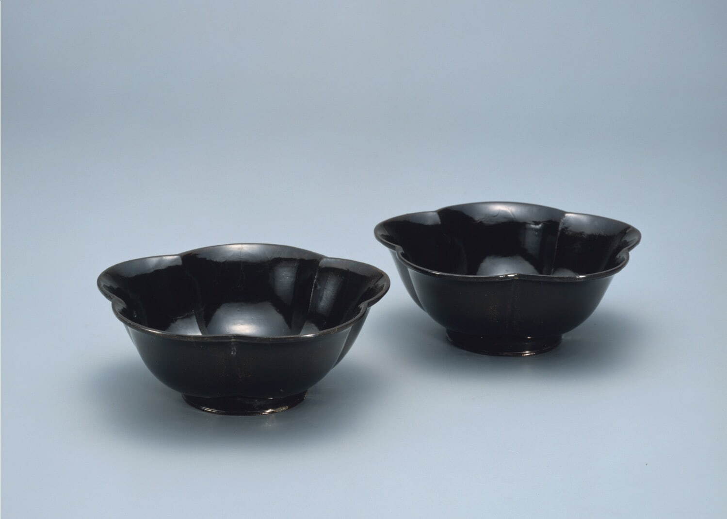 黒漆輪花椀 中国・北宋時代 12世紀 根津美術館蔵 永田牧子氏寄贈