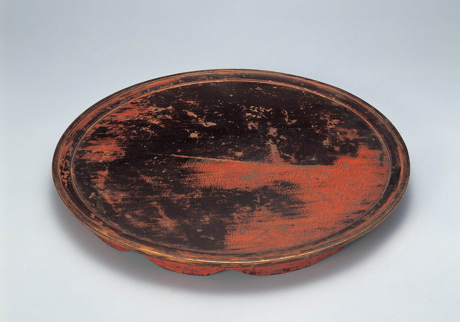 朱漆盤 日本・室町時代 1506年(永正3) 根津美術館蔵