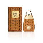 MCMのアイコンフレグランス誕生、MCMモノグラム柄の“バックパック”風ハンドル付きボトル｜写真3