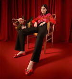 サルヴァトーレ フェラガモ“ハートスタッズ付き”革財布やバレンタインカラーの新レディースシューズ｜写真3