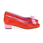 サルヴァトーレ フェラガモ“ハートスタッズ付き”革財布やバレンタインカラーの新レディースシューズ｜写真21