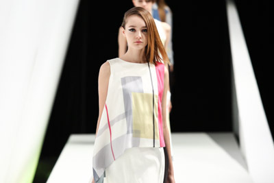 ヤストシ エズミ 2014年春夏コレクション - 巨匠コルビュジエの建築技法をモダンかつウェアラブルに解釈