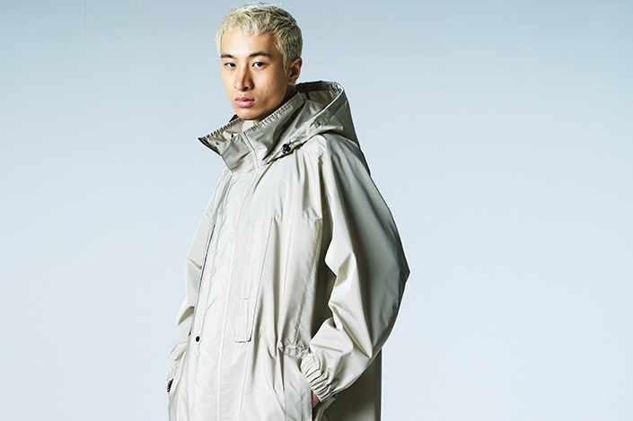 アイム メンの新作メンズアウター＆シャツ、“1カット”の布地から立体的な衣服に
