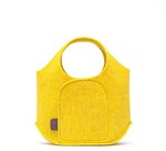 カンペールとドリルデザインのコラボバッグ登場 - 1枚の布から作られたユニークなフォルム｜写真1