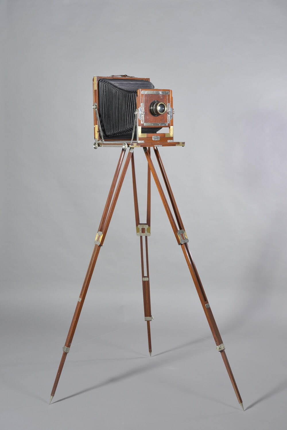 四切判野外用組立暗箱 20世紀前半 日本大学藝術学部蔵