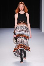 タエアシダ 2014年春夏コレクション - 柄と素材で創る大人のリゾートスタイル｜写真1