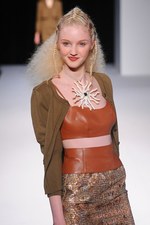 タエアシダ 2014年春夏コレクション - 柄と素材で創る大人のリゾートスタイル｜写真9