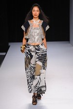 タエアシダ 2014年春夏コレクション - 柄と素材で創る大人のリゾートスタイル｜写真12