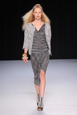 タエアシダ 2014年春夏コレクション - 柄と素材で創る大人のリゾートスタイル｜写真13