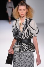 タエアシダ 2014年春夏コレクション - 柄と素材で創る大人のリゾートスタイル｜写真16