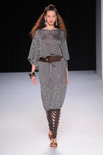 タエアシダ 2014年春夏コレクション - 柄と素材で創る大人のリゾートスタイル｜写真17