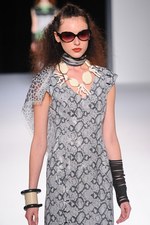 タエアシダ 2014年春夏コレクション - 柄と素材で創る大人のリゾートスタイル｜写真22