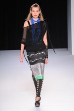 タエアシダ 2014年春夏コレクション - 柄と素材で創る大人のリゾートスタイル｜写真25