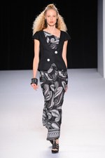 タエアシダ 2014年春夏コレクション - 柄と素材で創る大人のリゾートスタイル｜写真54