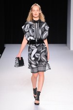 タエアシダ 2014年春夏コレクション - 柄と素材で創る大人のリゾートスタイル｜写真57