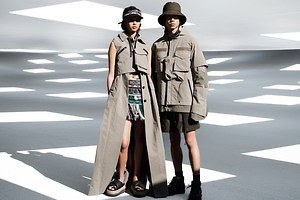 sacai×アクロニウム - 3レイヤーの撥水ロングコートやジャケット、サイドプリーツのドレスも