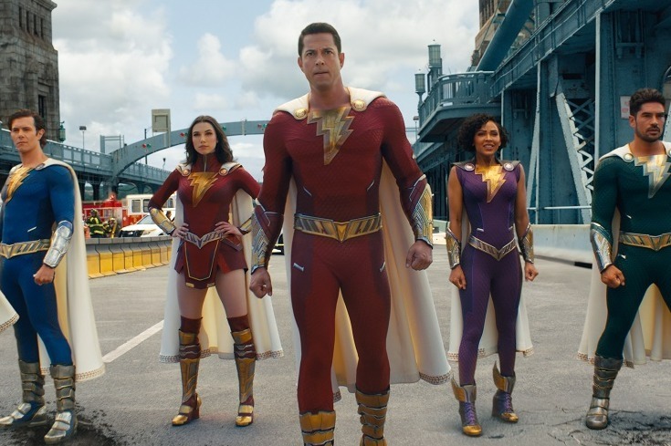 DC映画『シャザム！～神々の怒り～』“見た目はオトナ中身はコドモ”のヒーローが神の逆鱗に触れる？！