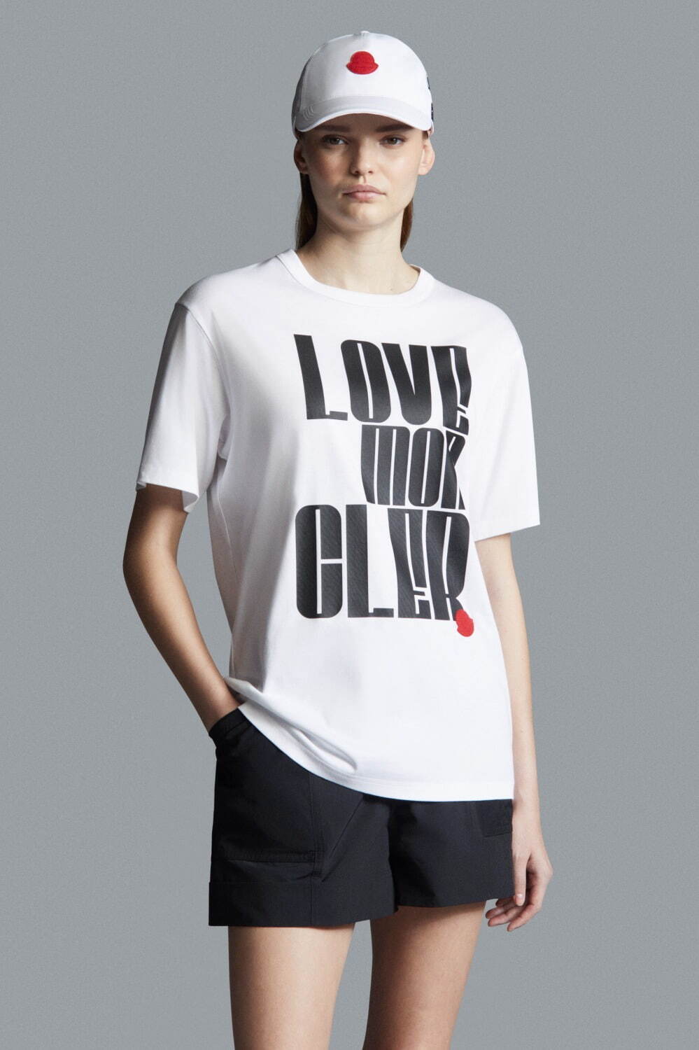 モンクレール新作バレンタインウェア、大胆“LOVE”ロゴTシャツや ...