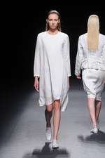 ジェイエヌビーワイ 2014年春夏コレクション - 時を経た美しさを、構築的に表現｜写真5