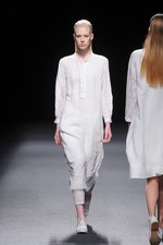 ジェイエヌビーワイ 2014年春夏コレクション - 時を経た美しさを、構築的に表現｜写真7