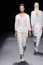 ジェイエヌビーワイ 2014年春夏コレクション - 時を経た美しさを、構築的に表現｜写真8