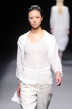 ジェイエヌビーワイ 2014年春夏コレクション - 時を経た美しさを、構築的に表現｜写真9