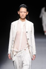 ジェイエヌビーワイ 2014年春夏コレクション - 時を経た美しさを、構築的に表現｜写真12