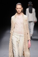 ジェイエヌビーワイ 2014年春夏コレクション - 時を経た美しさを、構築的に表現｜写真14