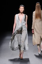 ジェイエヌビーワイ 2014年春夏コレクション - 時を経た美しさを、構築的に表現｜写真15